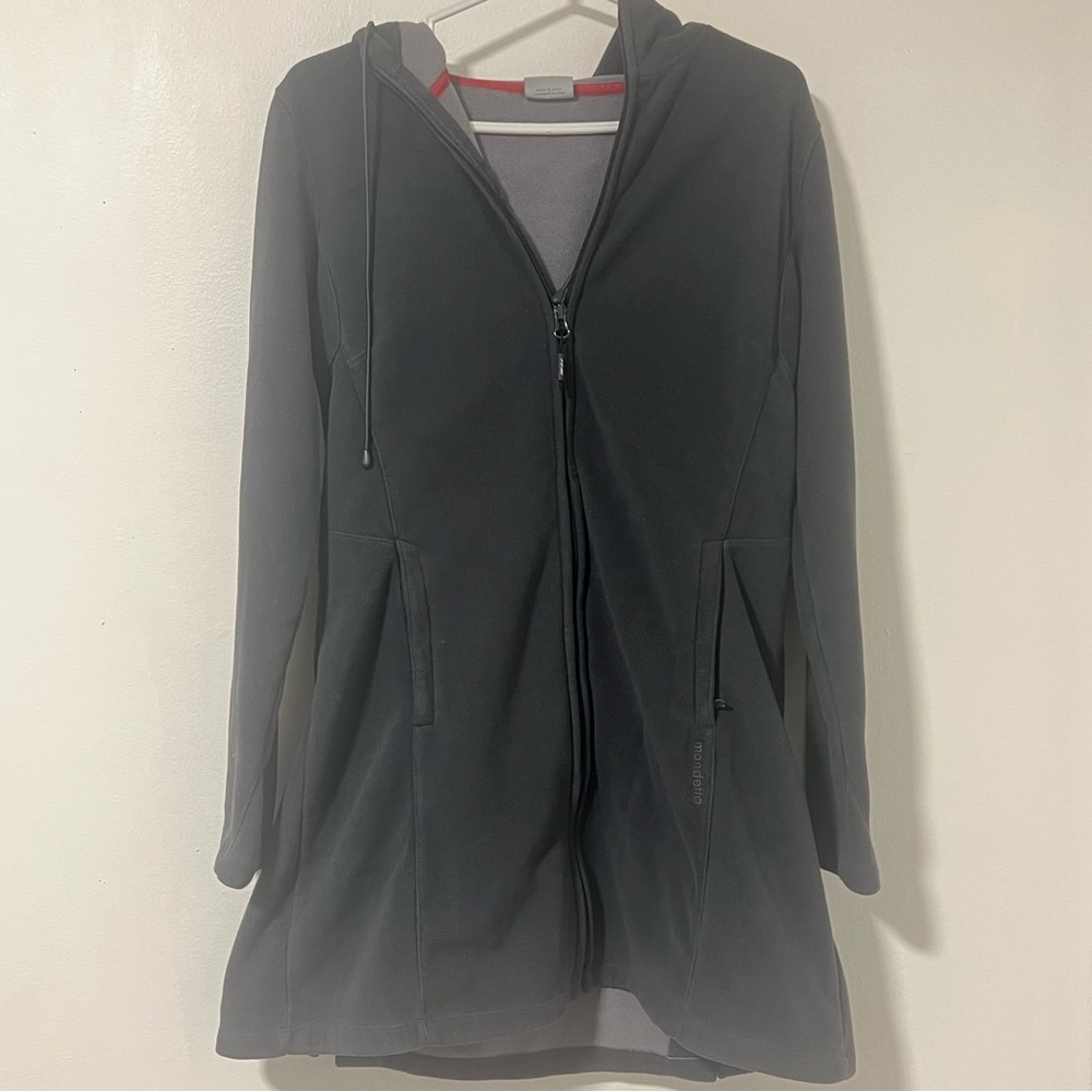 Mondetta Gray Fleece Sweater/jacket with hood.